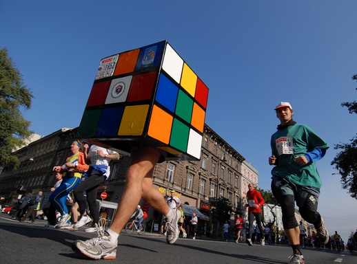 Resultat d'imatges de london marathon rubik's cube